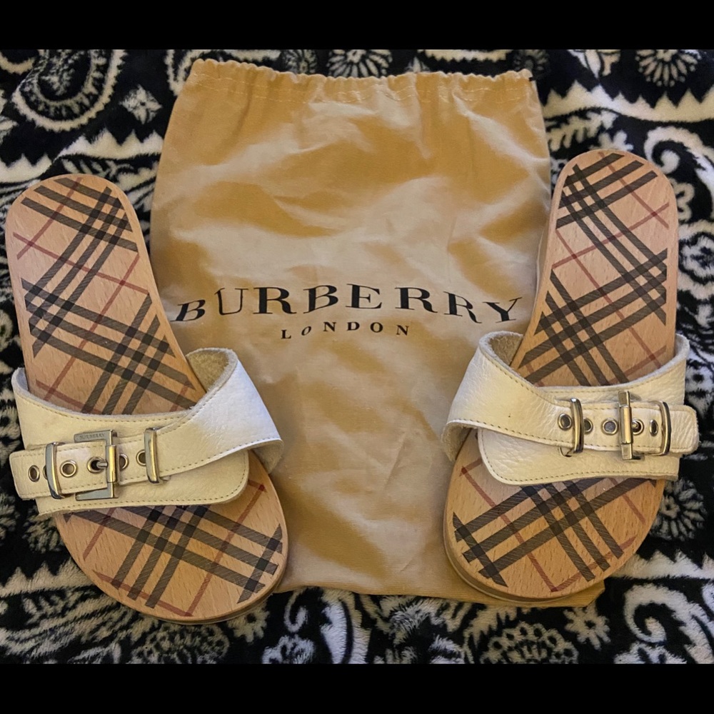 Burberry White Leather and Wood Sandals